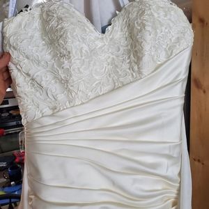 Brand NEW Alfred Angelo Wedding Dress